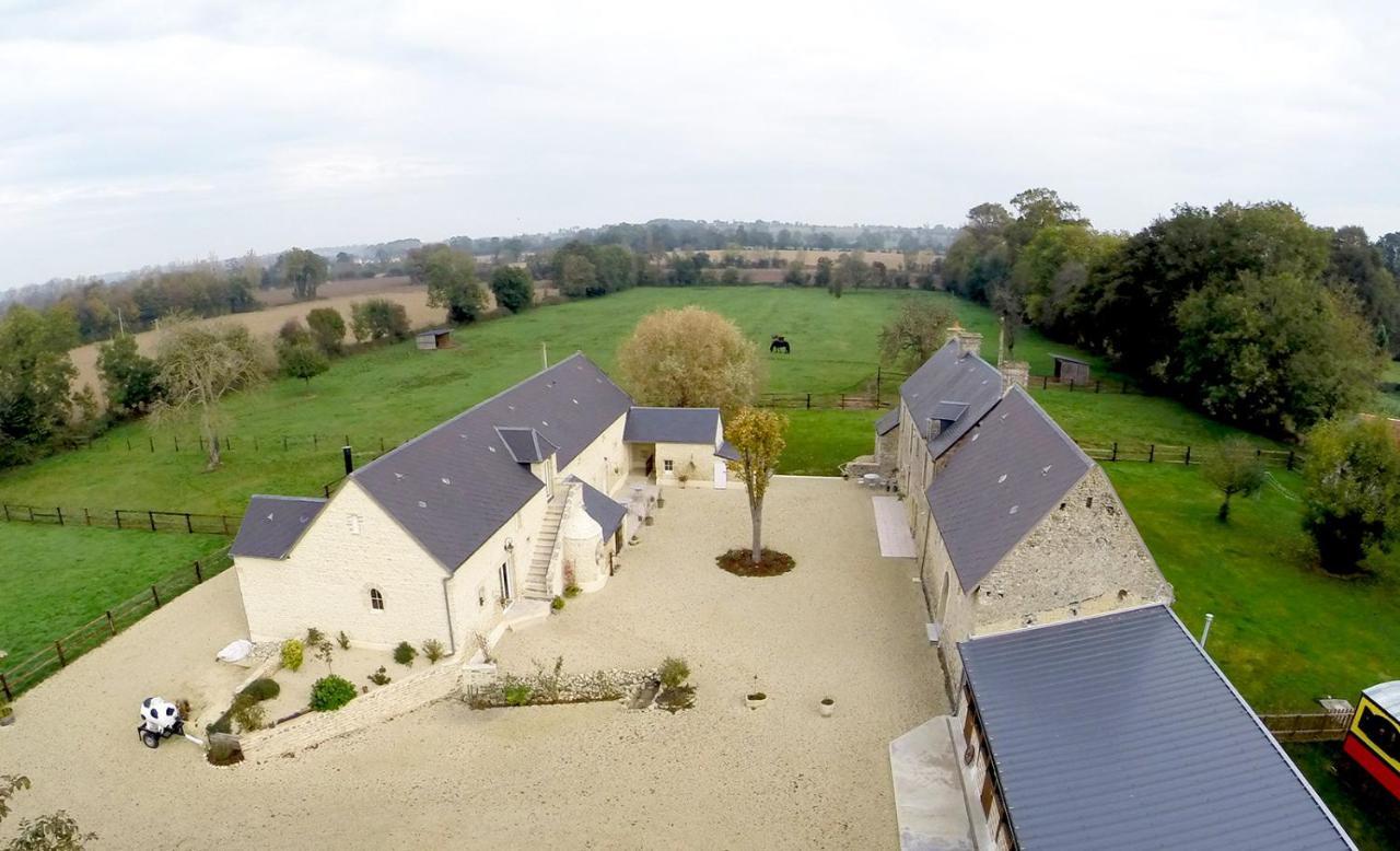 Les Perelles Bed & Breakfast Saint-Vigor-le-Grand ภายนอก รูปภาพ